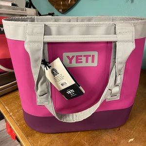 Pink yeti Camino 35